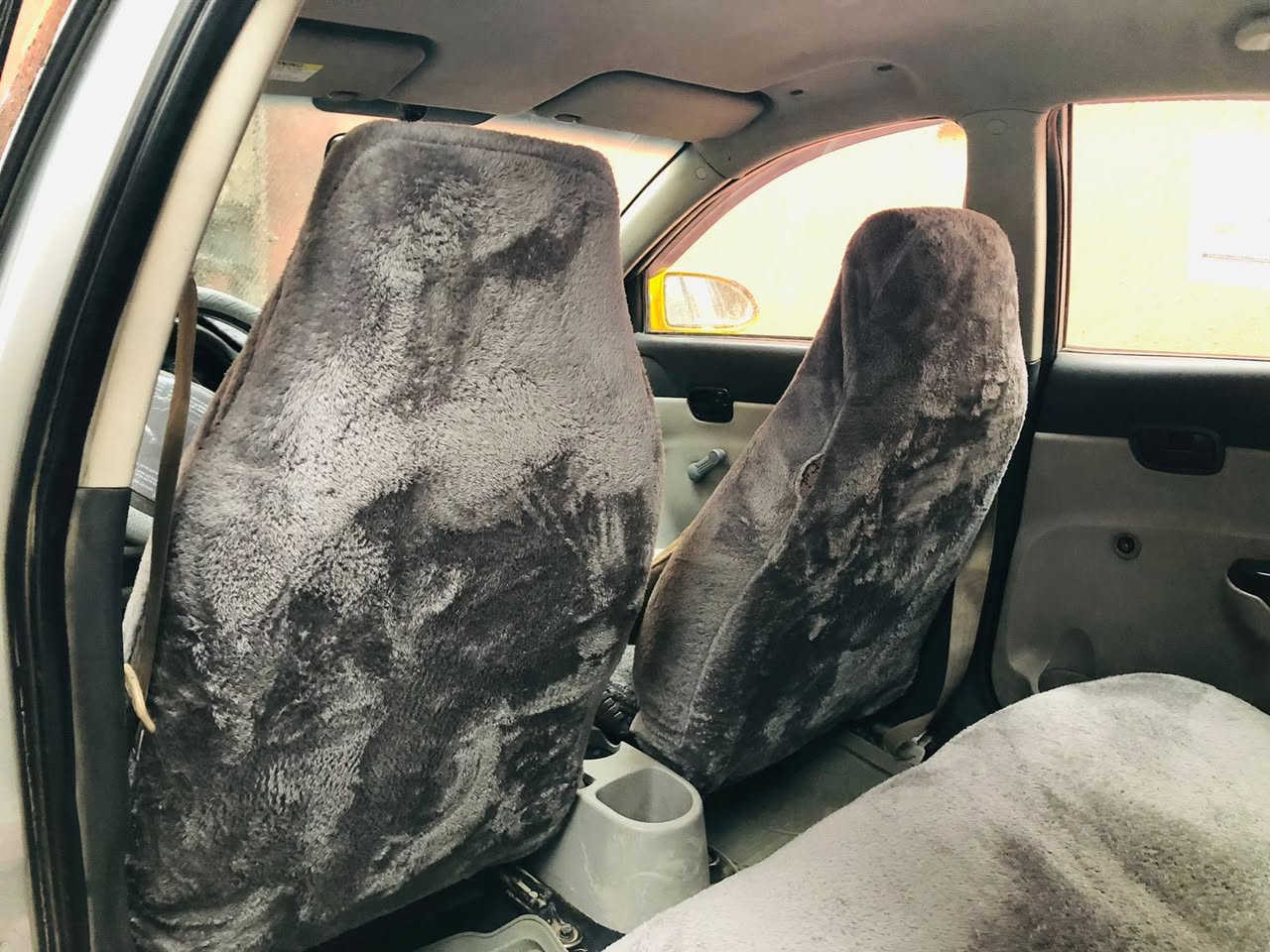 السلام عليكم
للبيع 
اكسنت تكسي موديل ٢٠٠٨
محرك بي صرف قليل 
حجم المحرك ١٤
گير عادي 
كهربائيات كلها شغاله 
غرفتها جديده 
رقم كركوك دولي شرط التحويل 
سنويه لل٢٠٣٠ دفتر بانزين بيها 
تبريد ثلج❄️ 
تدفئه نار 🔥 
بيها تصفيات بسيطه 
السعر ٦٥وبيها مجال 
للاستفتسار 
***********
