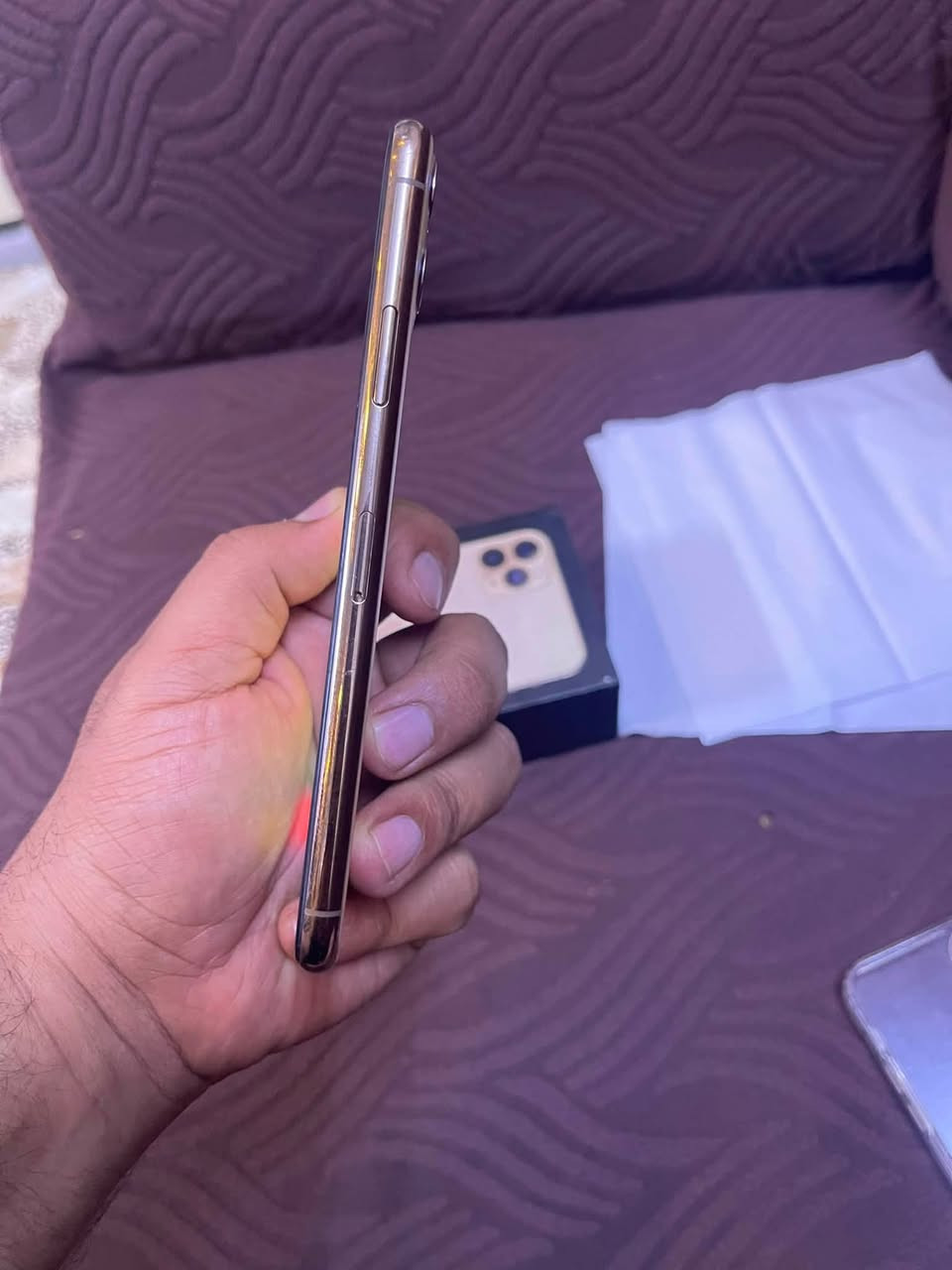 السلام عليكم أيفون ١١ بروماكس أمبدل بي شاشه فقط ونوعيه جيده  مكفول كله شغال ذاكره ٢٥٦  بطاريه ٧٣ السعر ٣٠٠ الشراي يتصل العنوان بغداد جكوك ***********
