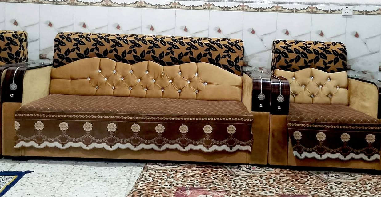 غرفه للبيع100الف
تخم 10مقاعد 190الف
حله نادر2
‏‪***********‬‏
