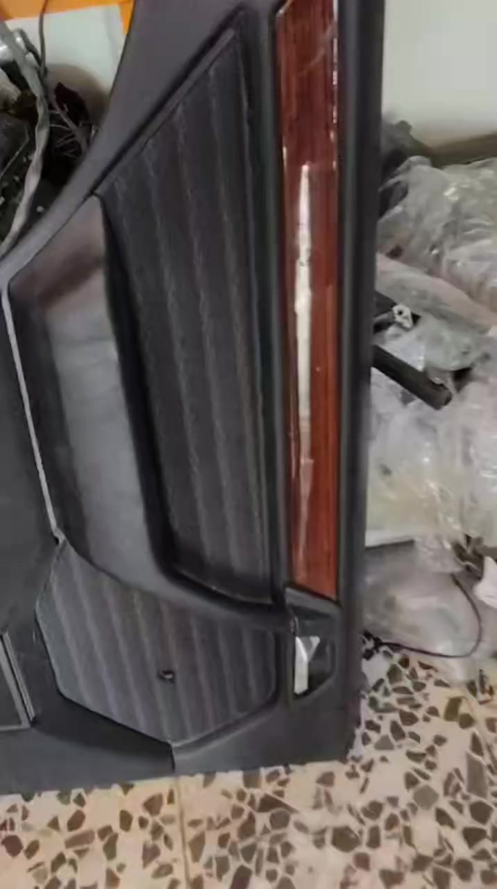 السلام عليكم/غرفه مارسدس دب للبيع ٦ورقات اونص /العنوان النجف حي الصناعي بلاوك الاول حسن الشريس/*********** /***********
