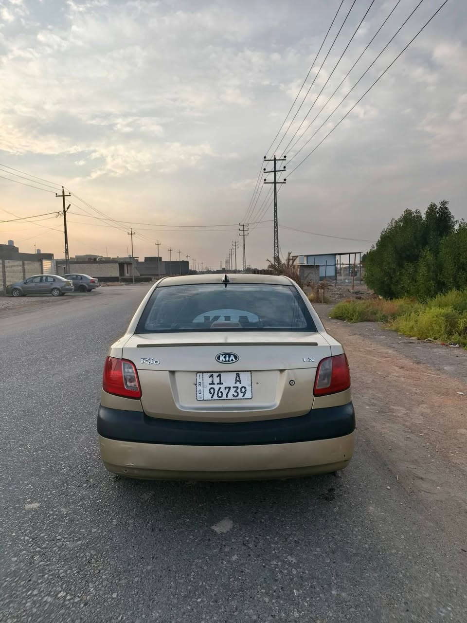 سلام عليكم 
كيه ريو ٢٠٠٩رقم بغداد 11
بسمي تحويل مباشر
هزه جديده
مصبوغ احزام 
سعر، 76وبيه مجال
***********
