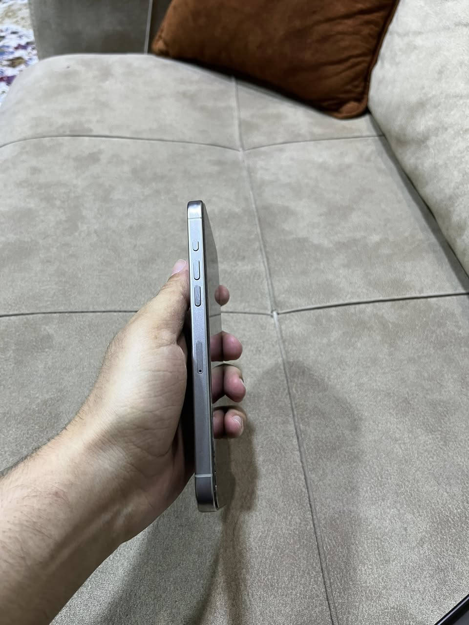 ايفون 15 برو ماكس 
شرق اوسط 
بطارية 87
ذاكرة 256
الجهاز شخط ما بي 
للبيع سعره مليون


**إذا كنت صاحب هذا الإعلان وتريد حذفه لأي سبب، رجاءا أرسل رسالة إلى الدعم الفني**