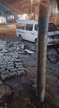 سلام عليكم بيت للبيع المساحه ١٠٠متر
عل شارع عشرين وأصله التبليط السعر 70
***********
