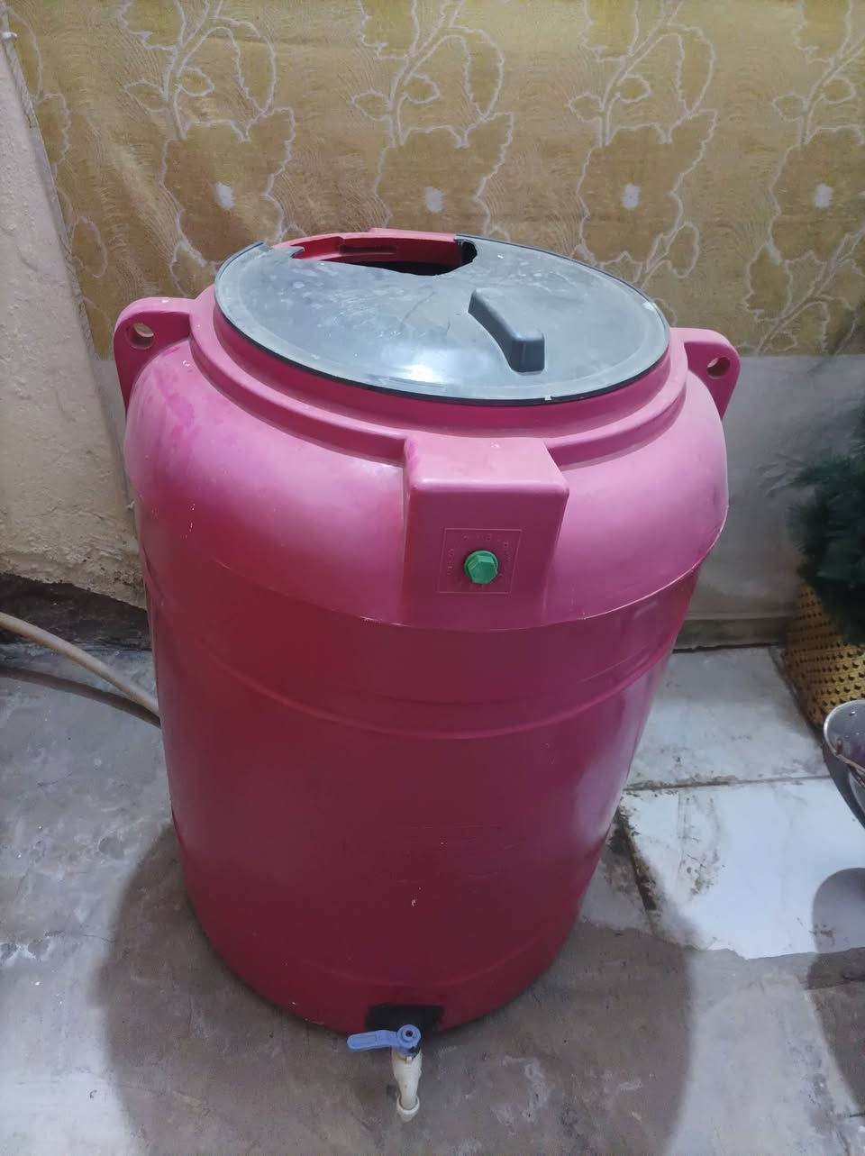 السلام عليكم تنور كهربائي استعمال مره وحده بعده جديد مقطوره البيع *********** واتساب
