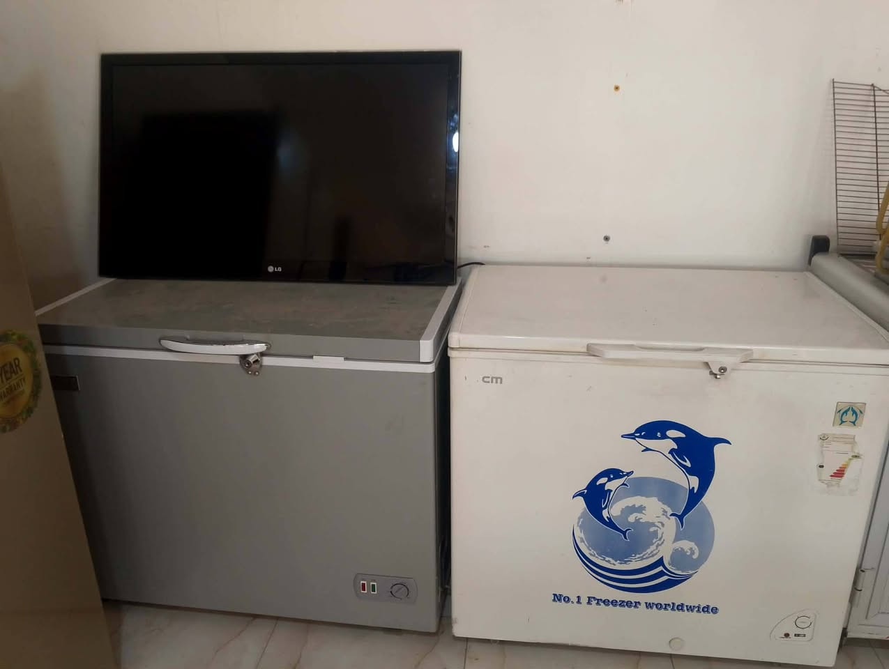 سلام عليكم 
اغراض للبيع كلمن وسعره نضافه فول شرط شغل 
طباخ كاونتر غساله عادي واتماتيك ثلاجه مجمده 
للاستفسار ‏‪***********‬‏واتساب
