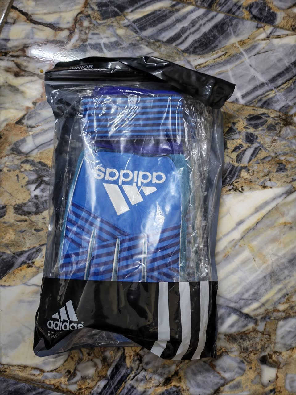🔵 للبيع قفاز حارس مرمى Adidas 🔵
✅ اللون: أزرق ✅ الماركة: Adidas الأصلية ✅ جديد بالكامل، بعده غير مفتوح بكيسه

💰 السعر: 35 ألف

📍 الموقع: بغداد

📞 للاستفسار والتواصل: ***********
