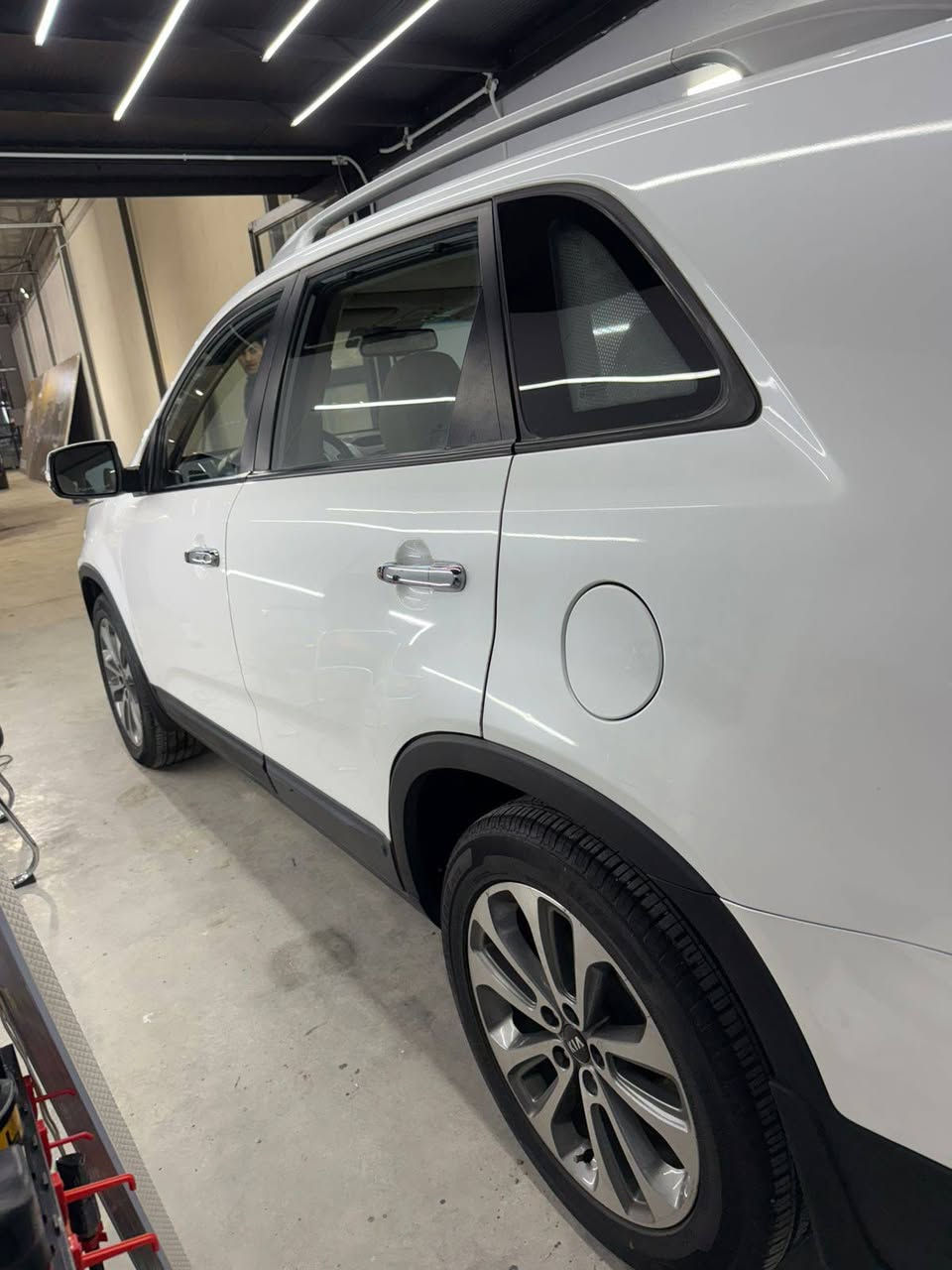 السلام عليكم سورنتو البيع  موديل 2014خليجي
ماشي 135الف سونار موجود بيها 
***********
مكاني بغداد
