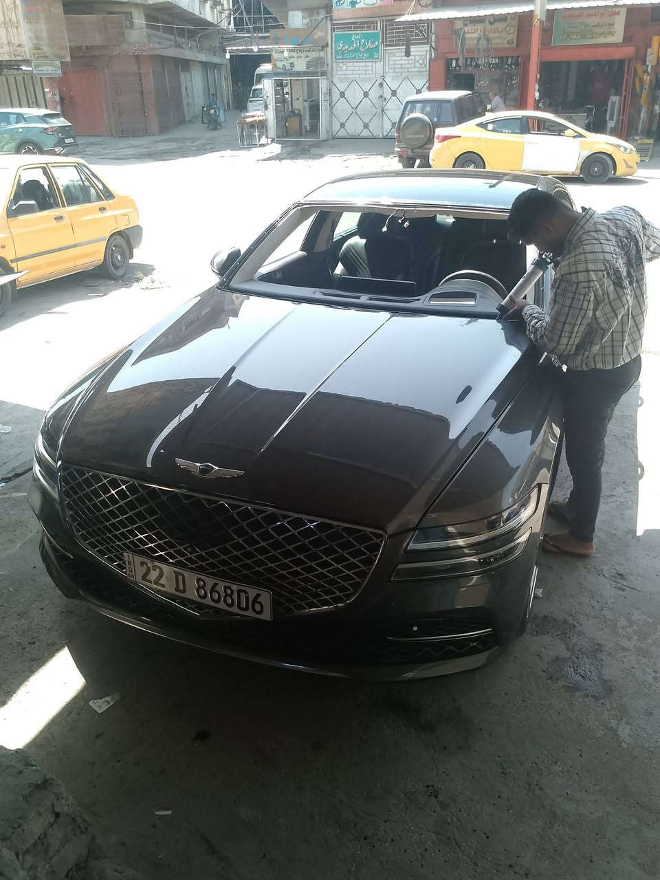 جميع نواع زجاج اليسارات القديم ولحديث نقل وشدداخل بغداد مجانن
وبنسب السعار رقم الهاتف ***********
