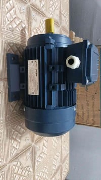 ماطورسوبر ريشان 3فيز جديد بلكارتون عندي ثنين الشراي يتصل 07882283771