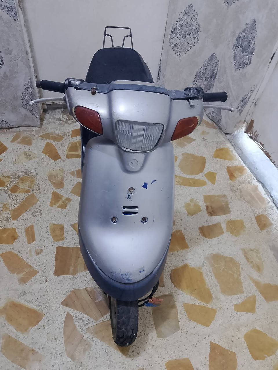 سلام عليكم دراجه زعره شغاله شاصي مكفول السعر 175اتصل ***********
