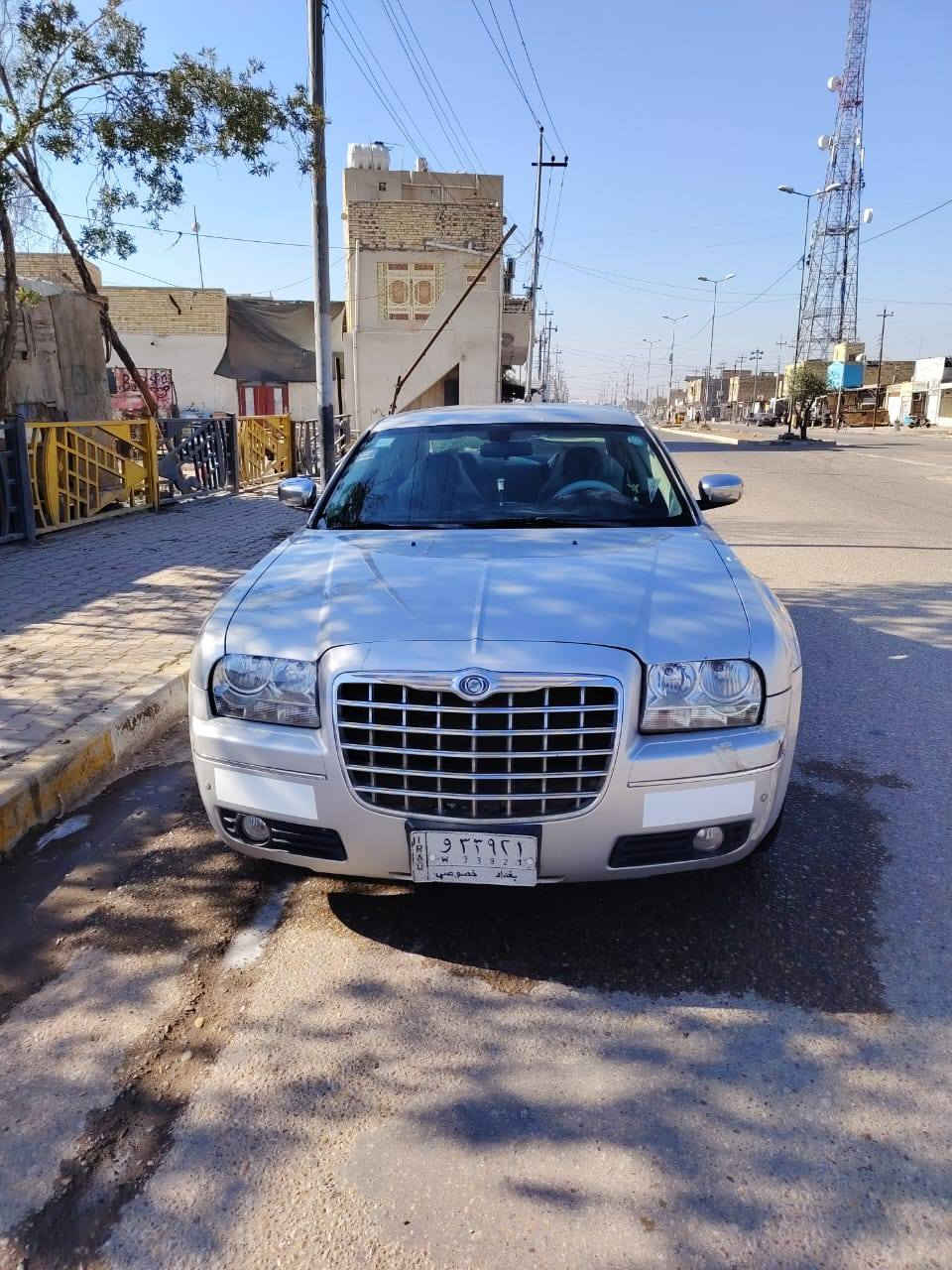 السلام عليكم اوبامه مديل 2010 رقم بغداد سنويه جديده راعيهه يمي مكينه وكير واكسن  وحداديه كله جاهز تخم تاير جديد حادث جاملغ وباب بدون دواخل السعر 130 وبيه مجال مكان السياره ميسان العماره ‏‪***********‬‏
