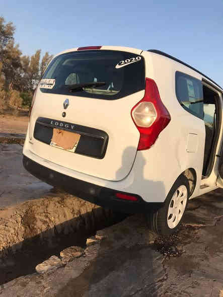 مكلف بلنشر رينو مديل 2020 السياره جاهزه من كلشي كفاله عامه السعر 105 وبيه مجال ستفسار اكثر اتصل هانف***********
