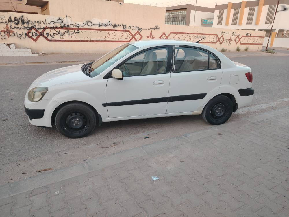 كيا ريو 2009 خليجي بغداد مكانها نجف مكينه 1600 بيها بس باب مبدله بلادي نفس اللون والباقي مكفول مكينه وكير وحداديه وتبريد مكفولات السعر 75 اتصال *********** النجف, العراق

