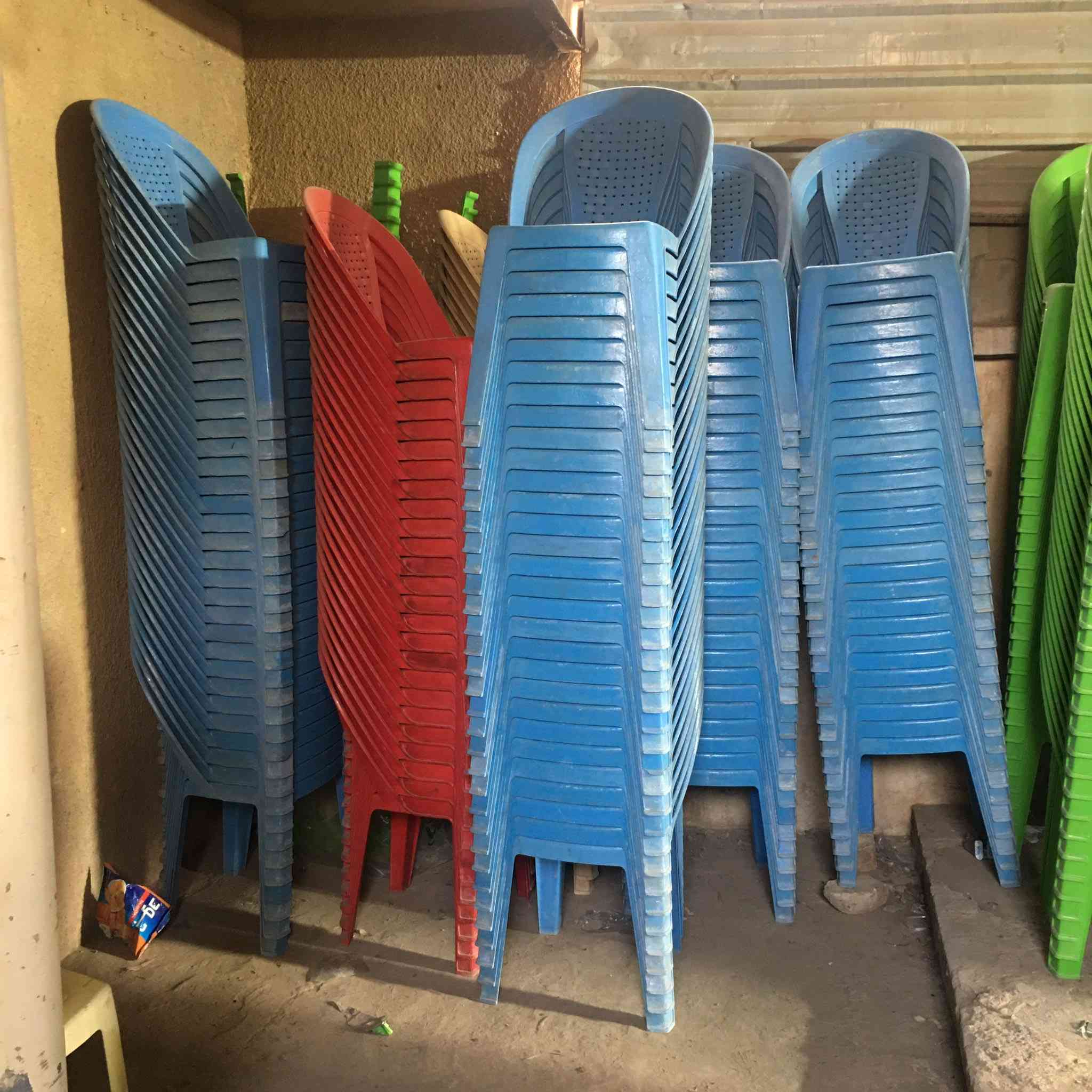 السلام عليكم 
كراسي للبيع مستعملة سعر الكرسي ٣ونص العنوان شارع السيد محمد قرب مركز الشرقية للستفسار ‭٠٧٩٠ ٤٦٢ ٠٤٥٣‬
