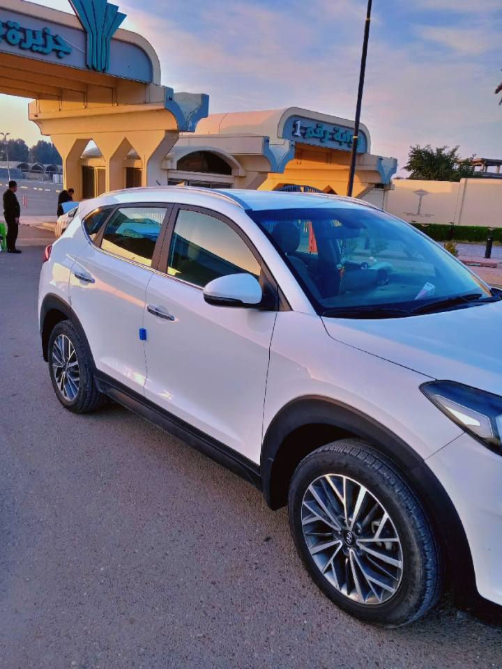 توسان خليجي للبيع
2020 الكاصد

ماشية 90 

السيارة مال جناي 

كير مكينه وضع شركة 

تخم تاير جديد 

كراسي كهرباء 

سايد بريك رجل 

خمس عدسات

ترحيب عند الفتح

بصمة 🫆 ابوب 2 

لد نهاري

مري شفط 

حساس امامي خلفي 

كامرة امامي خلفي 

شاشه عريضه 

3 وضعيات قيادة 

تبريد قطعتين 

وبعد بيها موصفات 

السونار مرفق بل منشور 

بدون دواخل 

‏‪‏‪***********‬‏

مكانها بغداد

السعر 197 وبيها مجال
