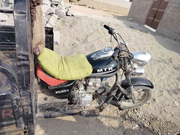 ستوتته للبيع لون اسود شاصي ومحرك MTR بدي چمره الستوته كفاله كلك الستوته خير من الله مكفوله عن السرقه واتكاتب وياك السعر 550 وبيه مجال مكاني بابل الكفل للتواصل ***********

