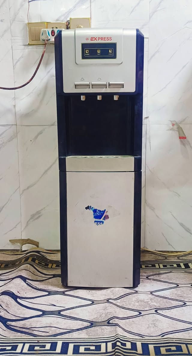 السلام عليكم اغراض منزليه جدا نظيفات واسعار مناسبه راسلني خاص واني بالخدمه مكاني بغداد العبيدي قرب مدرسة العابد ***********
