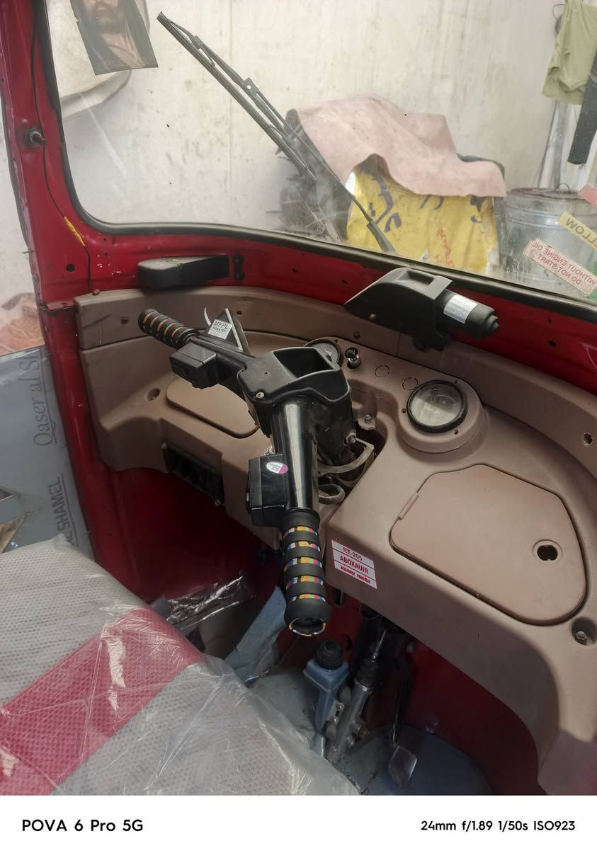 18 شهر العاشر / يرادلها تعمير دوسات الاماميه وبيها صبغ بل لغود 

مرقمه بسمي تحويل شوكت متريد / مكاني مدينة الصدر / ***********/ السعر / ٤٨٠٠
