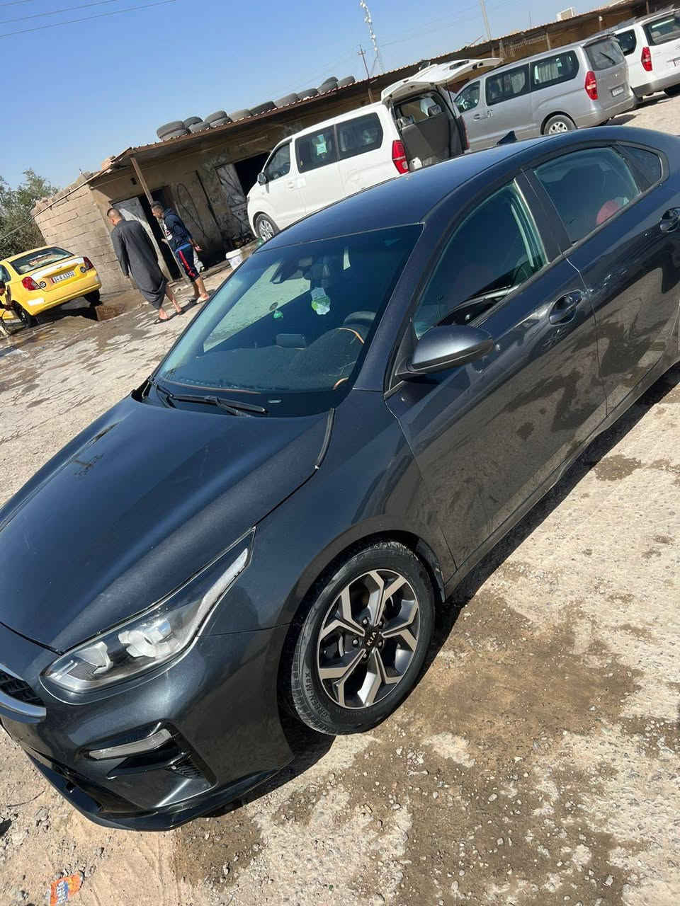 للبيع كيا فورتي موديل ٢٠٢٠وارد أمريكي ماشيه ١٣٠ بيها تبديل جاملغ وتصليح الثاني علئ البارد الجاملغ الأمامي والبنيد مرشوش صبغ مكينه دوش ٢٠٠٠شاشه سويج مو بصمه حدادية تمام رقم ذي قار معوقين وكالة بكل وقت السنوية لغاية ٢٧ مكان السيارة البصرة خور الزبير السعر ١٢٥ وبيها مجال للستفسار الاتصال على الرقم ***********
