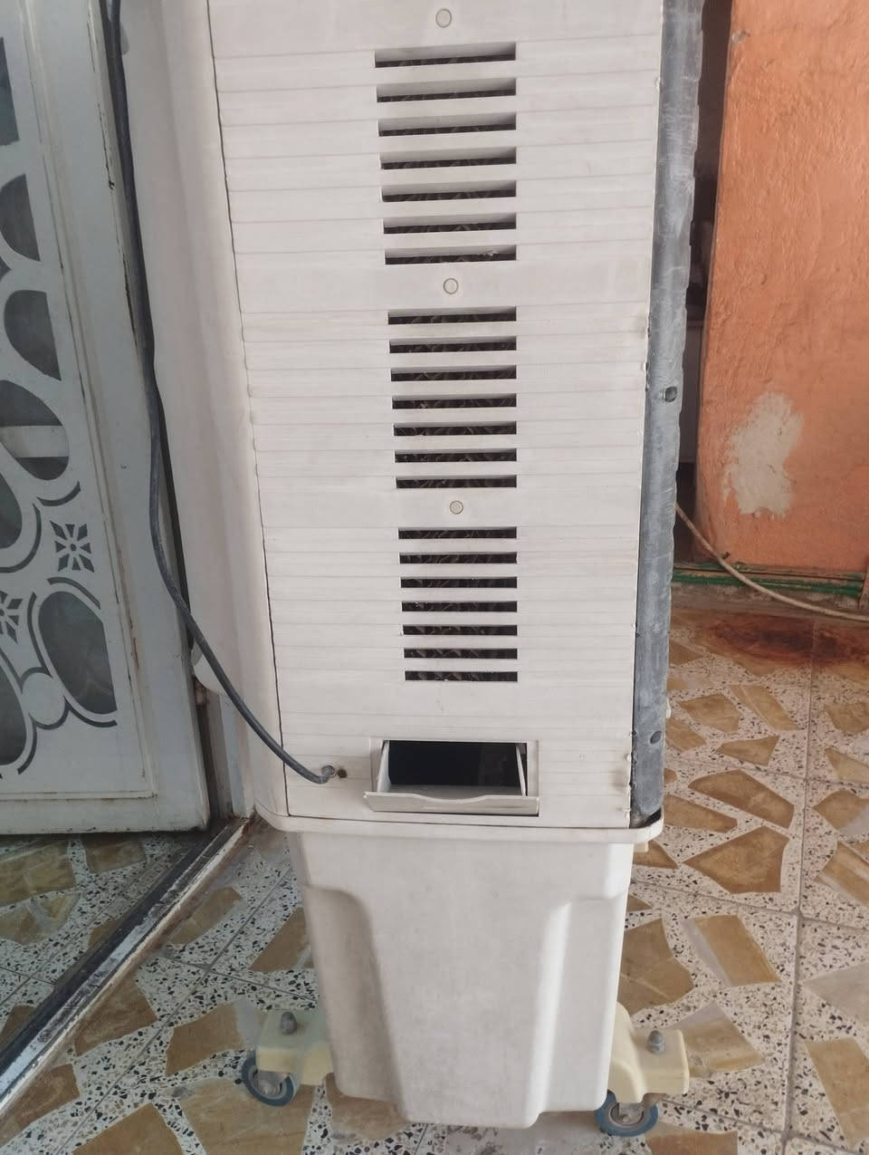 مبرد البيع كلشي ما بيه حجم كبير 150بيه مجال***********

