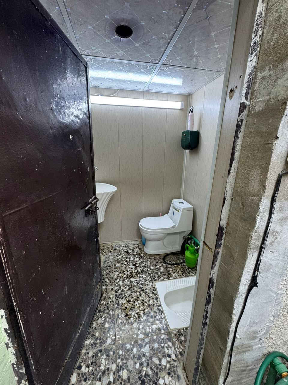 🏠 بيت للبيع (تجاوز)
📍 الموقع: المنطقة المقابلة لـ البانزيخانة مال كيارة
📐 المساحة: 100 متر مربع
البيت مناسب للسكن
📞 رقم الهاتف: ***********
📱 متواجد اتصال / واتساب فقط
