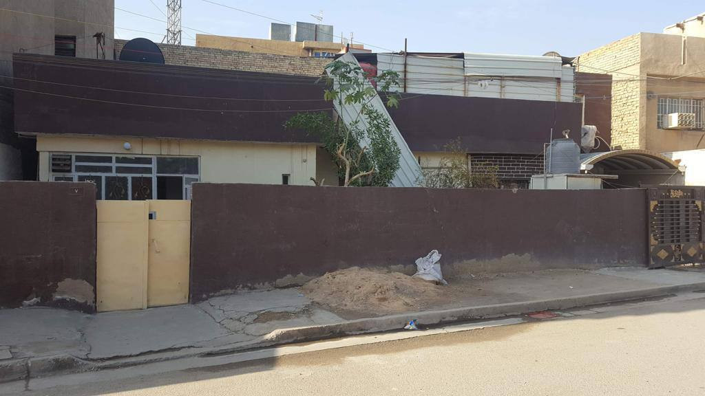 بسبب الوعود 

اعاده النشر دار طابو ملك صرف المساحه 156,42م واجهه 10,86 نزال 14,75م 

البيت قديم ثمانينات يعني كاع بس ساكنين بي 

العنوان زعفرانيه شارع الكهرباء فرع افران الرضا دور المعلمين الاولى وسط الفرع 

موبايل مكالمه + واتساب ***********

