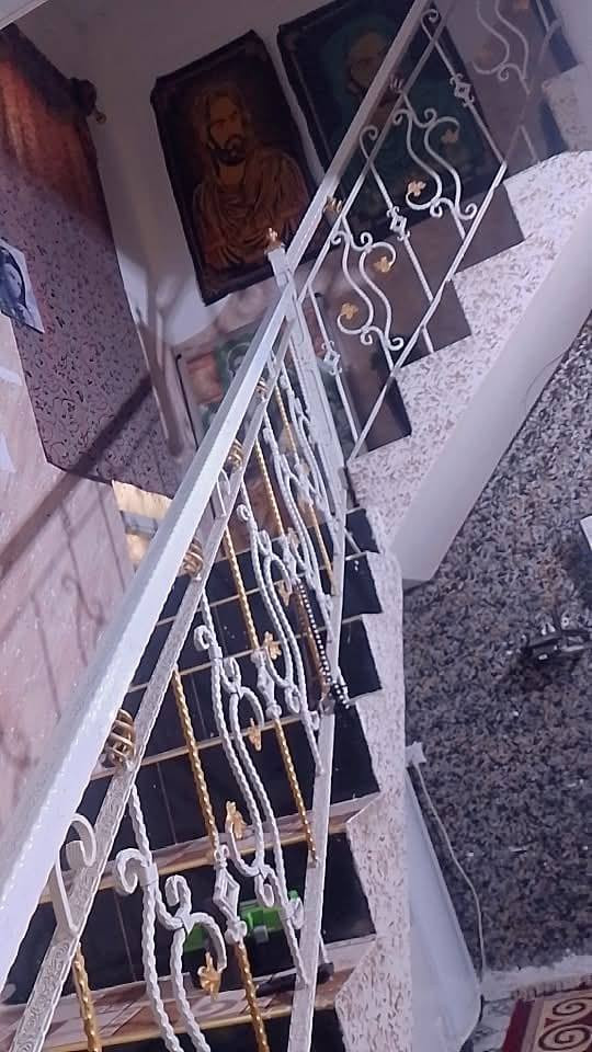 بيع مستعجل ..
مشتمل 110م للبيع أو مراوس بمساحة أكبر ..طابو صرف الواجهة 20x5.5  في أبي غرق حي الجواد(المحيط) تقريباً ثالث بيت عن شارع المحيط بناء طابوق السقف صب السعر 80 مليون وبي مجال يتكون من:-
غرفة نوم ، مطبخ ، صالة ، استقبال ، صحيات..
للاستفسار الاتصال على الارقام التاليه:-
***********
***********..واتس آب
