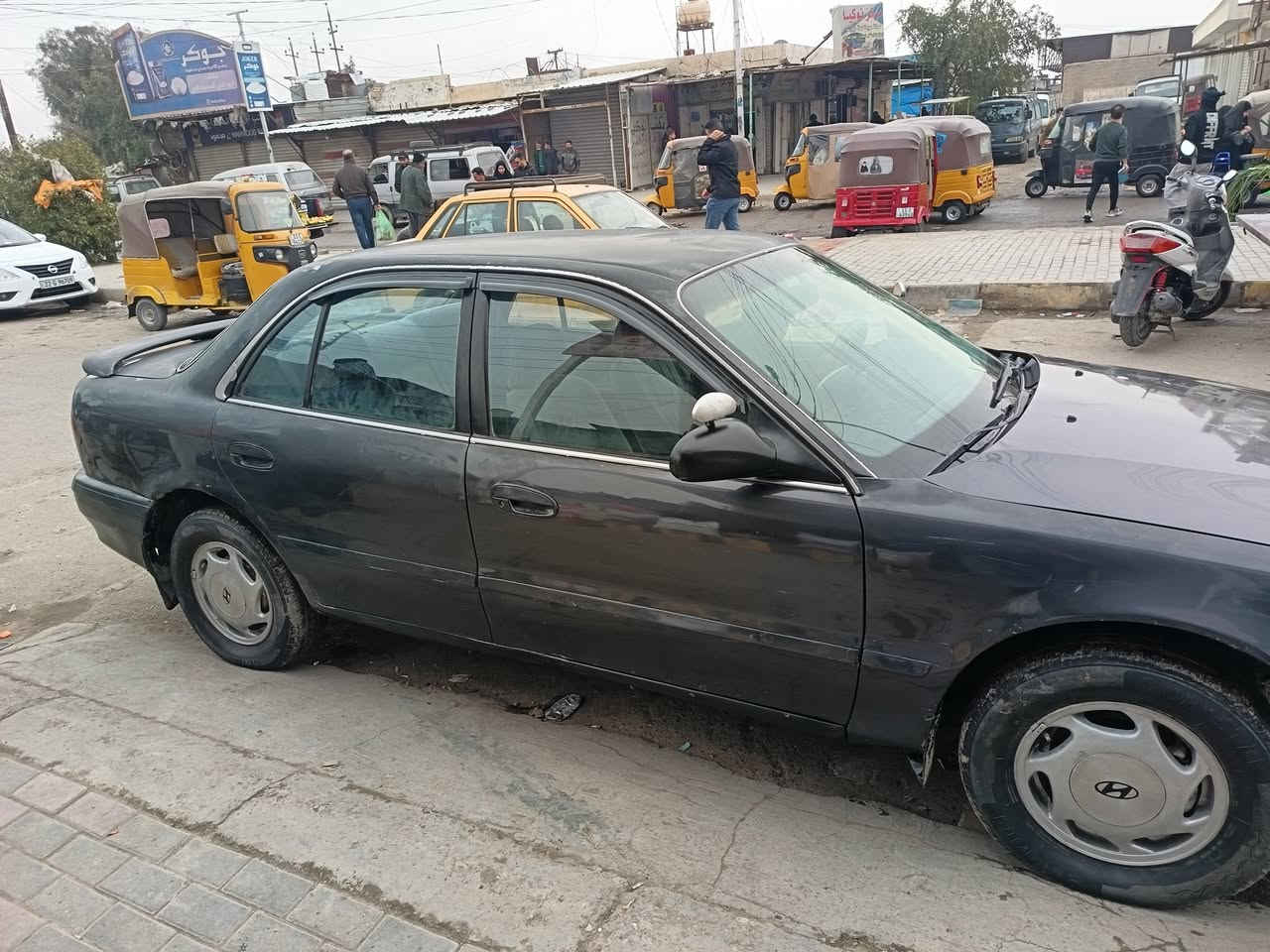 سلام عليكم سوناتا للبيع موديل 94 السياره مكفوله من كلشي رقم بغداد أنكليزي تحويل مباشر سياره مصفره غرامات كير عادي وكشرتها كدام عينك وتجي وتشوفها وتقتنع بيه يلا تأخذها سعر السياره 45او بيه مجال حك الجيه مكان السياره بغداد الحسينيه الراشديه رقم ***********
