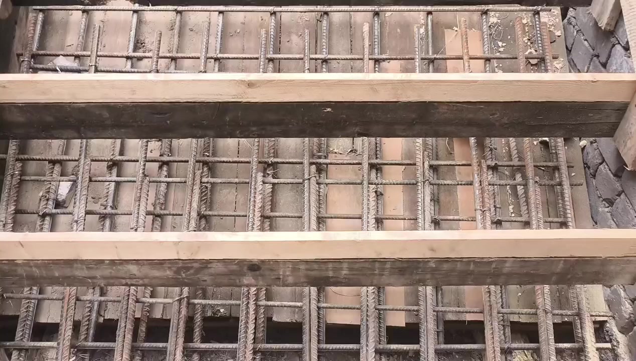 سلام عليكم يوجد كادر نجارين وحدادين أهالي الناصريه عمل خارج وداخل المحافظة ختصاص مدارس ودوار حكوميه اليحب يتواصل وياي علا هاذ الرقم ***********
