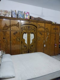 غرفه كامله للبيع كنتور+زاويه+ جربايه+ميز قطعتين+دوشك الجربايه يعني كام...