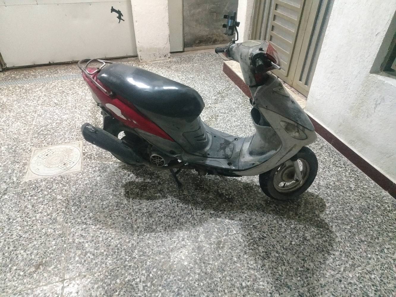 عنواني بصرة ابو الخصيب يم بيت العاشور دراجة مفتوحة مرة وحدة بوشة 55
 نقصهة كفرات وباتري علمود السلف فقط