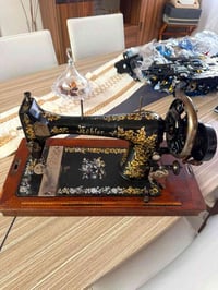 ماكينة خياطة نوع كولر الماني انتيك سنة الصنع 1898 عمرها 128 عام  تواصل...