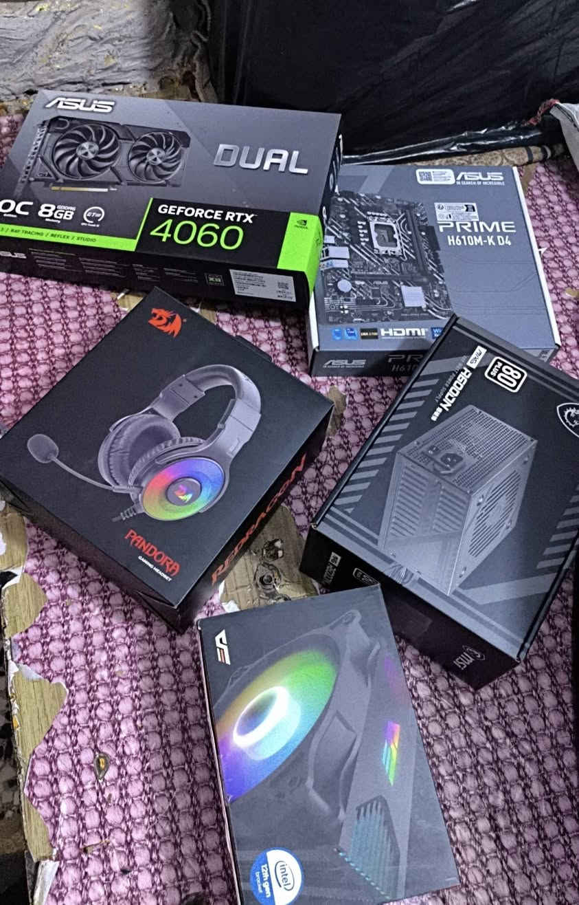 تجميعه كامله 

كارت شاشه 4060
رامات 16  RGB  ddr4 3600
 معالج i5 12400f
مذربورد prime h610m-k d4
التخزينSSD M.2  1tb 3400
بور سبلاي msi a600dn 600 watt
 ومبرد darkflash

شاشه full hd aoc فريم 180

ماوس redragon 
كيبورد redragon 
ماوس باد نيون
ميز gaming 
سماعات redragon بس بيهن مشكله  هاي هديه مني
التجميعه وحدهه كلفتني1500 وهسه عارض التجميعه وكلشي وياهه ب1250 لحد يعامل فدوه


**إذا كنت صاحب هذا الإعلان وتريد حذفه لأي سبب، رجاءا أرسل رسالة إلى الدعم الفني**