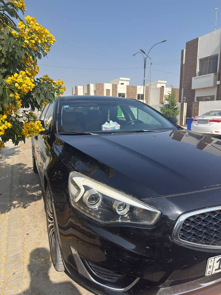 السلام عليكم 

للبيع كيا كادينزا 2015 خليجي 

ماشيه128 الف كيلو 

فول مواصفات vip 

6 سلندر 3500 

ويل 19 

تخم تاير جديد هانكوك ماشي عليه اقل من 3000 

بانورما 

سقف شاموا 

لايت لد زرع عدسات عالي ناصي متحرك مع الستيرن اوتو 

برده خلفية

غرفة كاملة جديده اشتغلتها بالنواب يم حسين شماره ب 500$ 

كراسي تدفئة و تبريد و الخلفية فقط تدفئة 

مري قلاب 

كرسي السائق ذاكره و اربع تحكات مع مسند رجل 

هاند بريك دكمة و اوتو هولد 

رقم بغداد بأسمي 

صدر كامل جديد و تخم بلكات و نوزلات اصلي شركة بس النوزلات 300$ 

صدر و حدادية جديدة كاملة امامي خلفي 

السيارة مناقصها برغي و نظيفة جداً 

بيها قطعة وحده معجون الباب خلف السائق بدون دواخل 

و الچاملغ اليم الباب مرشوش توحيد لون بدون معجون

سعرها  155و بيها مجال شي بسيط مكاني الفلوجة

للستفسار *********** الفلوجة, الأنبار
