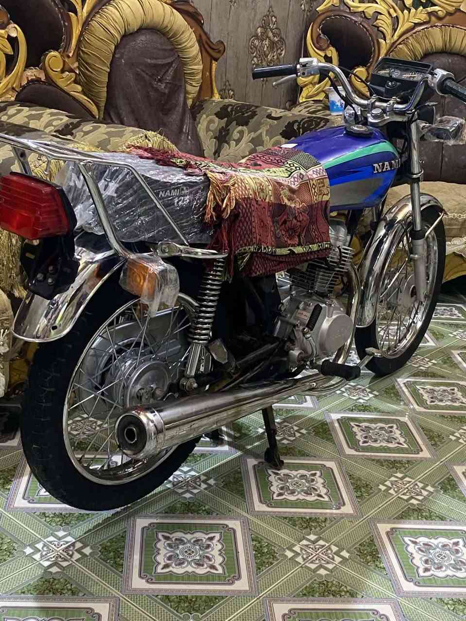 سلام عليكم شباب دراجه نامه موديل 2021 مكينه وشاصي كله21 اوراق أصولي مو سكنر دراجه نضيفه صنطه جانت مضمومه الشراي يتصل أو يراسل بي خير ويدلل***********
