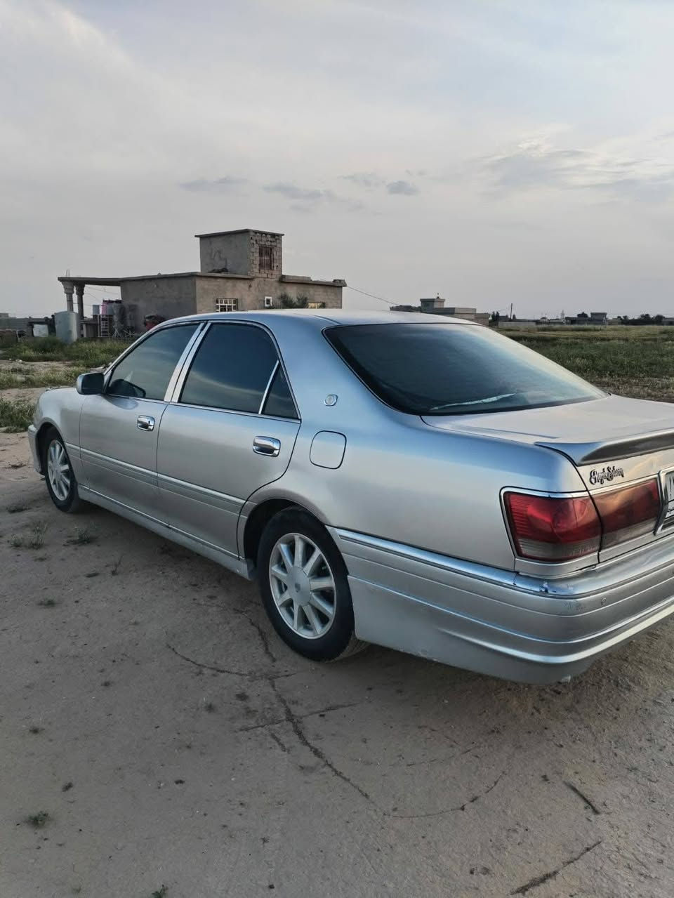السلام عليكم ملكه 2002 قماره بيهه ورش حزام فقط بدون ضربه وبدون لغد بدون شاصي بدون كلشي رقم كركوك ألماني ومفحصوصه مرور وكاله ثاني يوم سياره دي فور الجبير تبريد صدر كير ومكينه جاهزه سياره دكمتين تحوير نجف فوك وجوه للبيع او مراوس ***********
