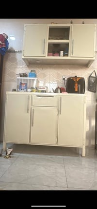 للبيع • ٨ شباط