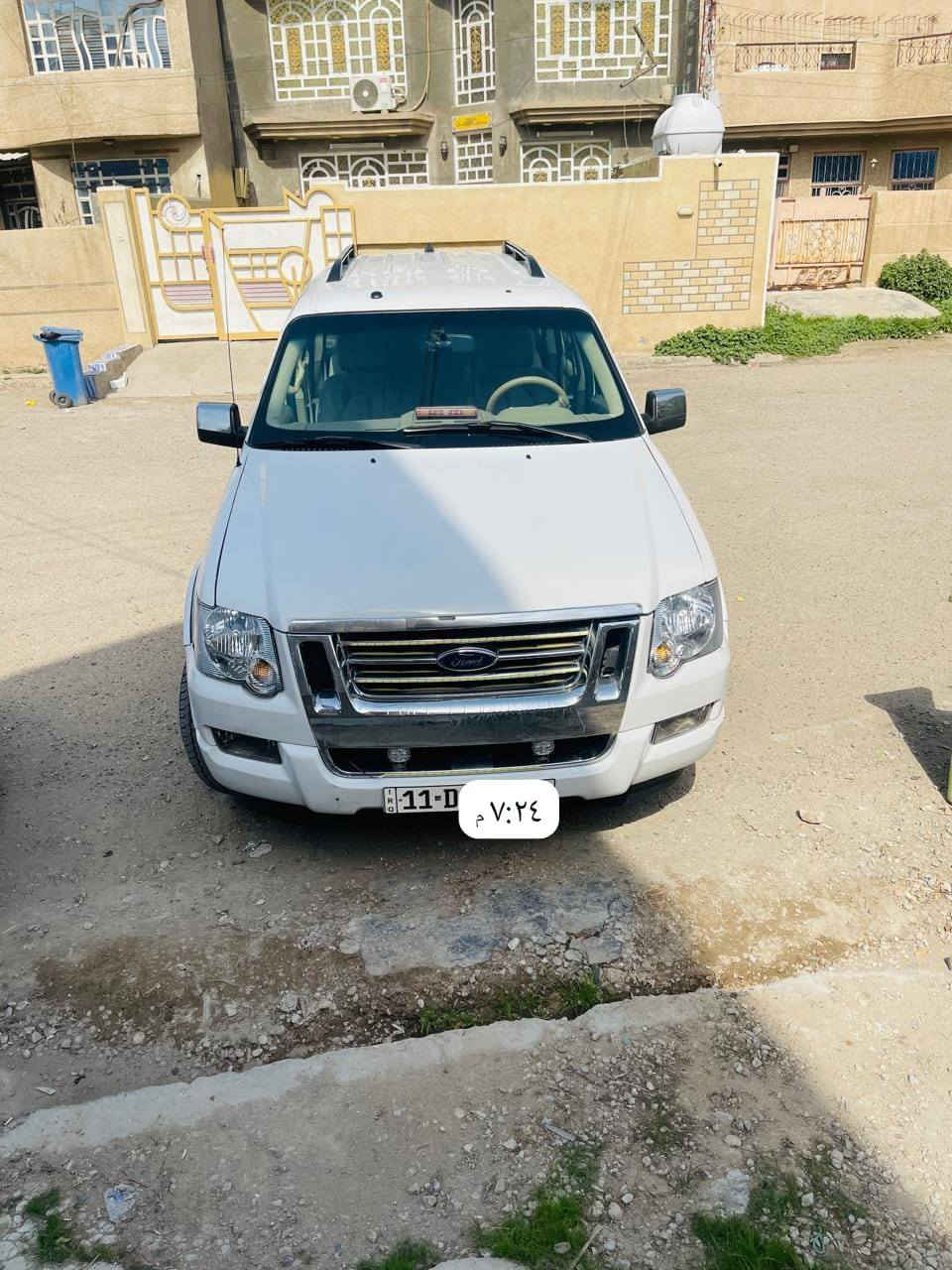 السلام عليكم ورحمة الله وبركاته 
للبيع للبيع 
فورد اكسبلور 2007 خليجي صحراوي 
السيارة جديدة ونظيفة كلش الحمدلله 
وما بيها اي نقص 
المواصفات 
محرك ستة سلندر 4000 
سبعة راكب 
فور ويل 
كشن السائق كهرباء
شاشة لمس وكاميرة دوارة 
حساسات خلفي  
تخم تايرات وباتري وحدادية كله جديد 
كير ومحرك وتبريد ثلج وفور ويل كله لوك وبشرط 
رقم بغداد باسم صديقي تحويل ثاني يوم 
مكاني بغداد الزعفرانية 
السعر 99 وبيها مجال حك الجية 
للاستفسار اتصل وتدلل ***********
