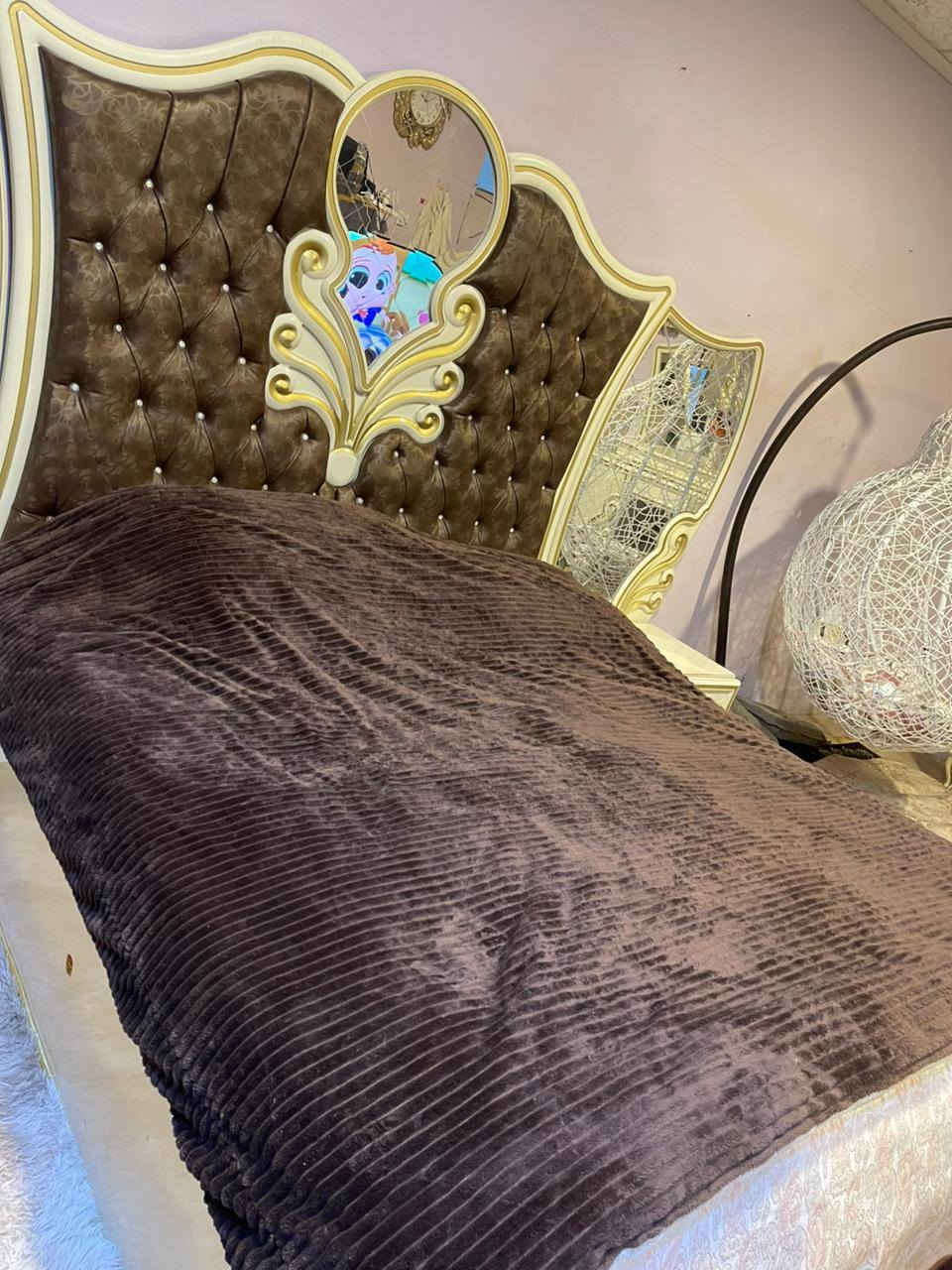 غرفة جديدة سعرها 850 مع الشد والنقل داخل الموصل
للاتصال ***********
