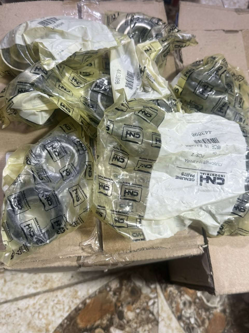 وكالة ابو خالد الزبيدي.                                    أدوات الحاصدات انيو هولند
ابو خالد ***********. خالد *********** 

يوجد خدمه توصيل 🚚
