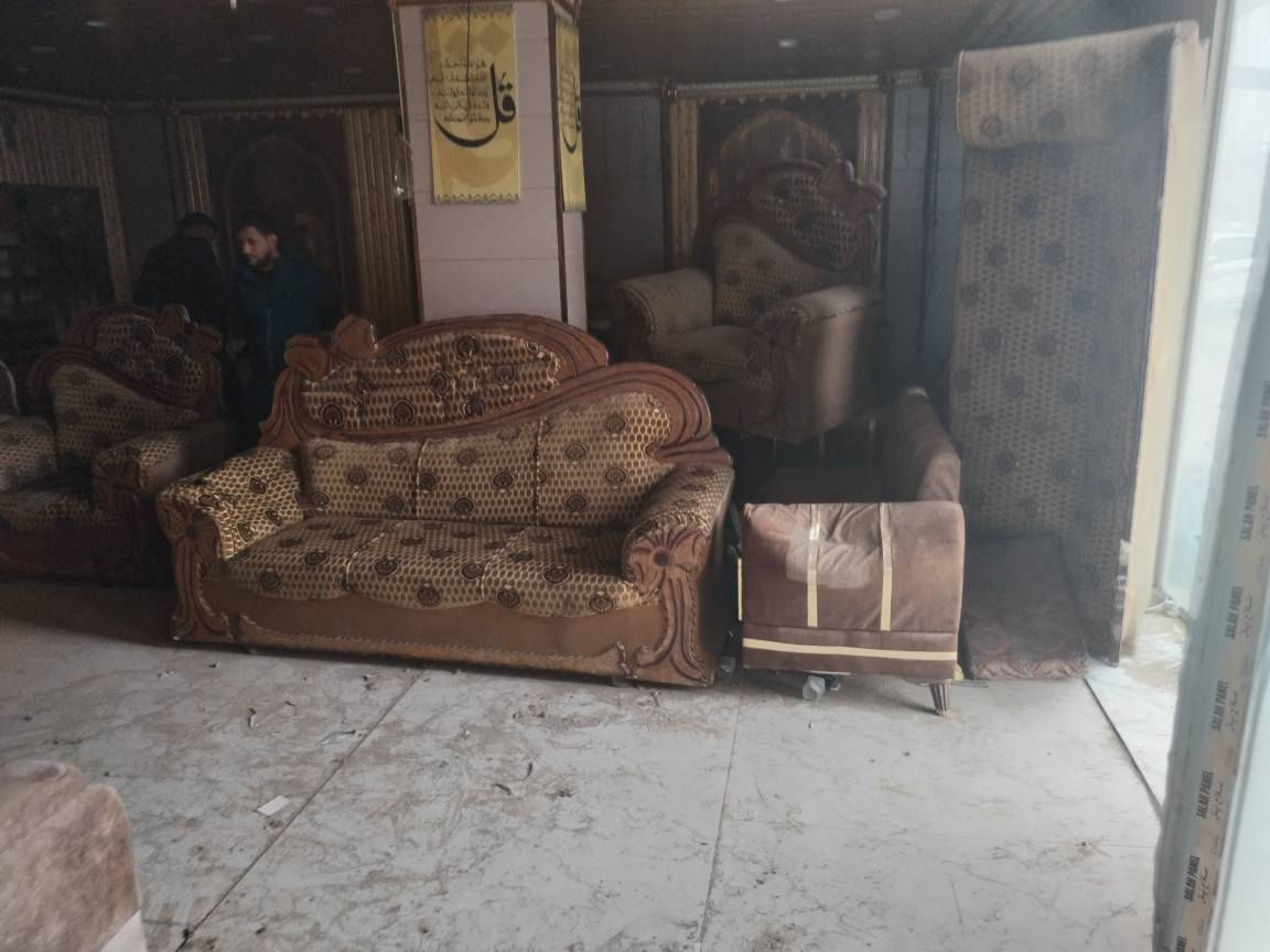 5تخومه مال كوفي 3تخومه بدون ضرر الباقي ضرر قليل يعني شويه مثقبات بدون كسر نضيفات الواحد قفل 170 رقمي *********** النجف, العراق
