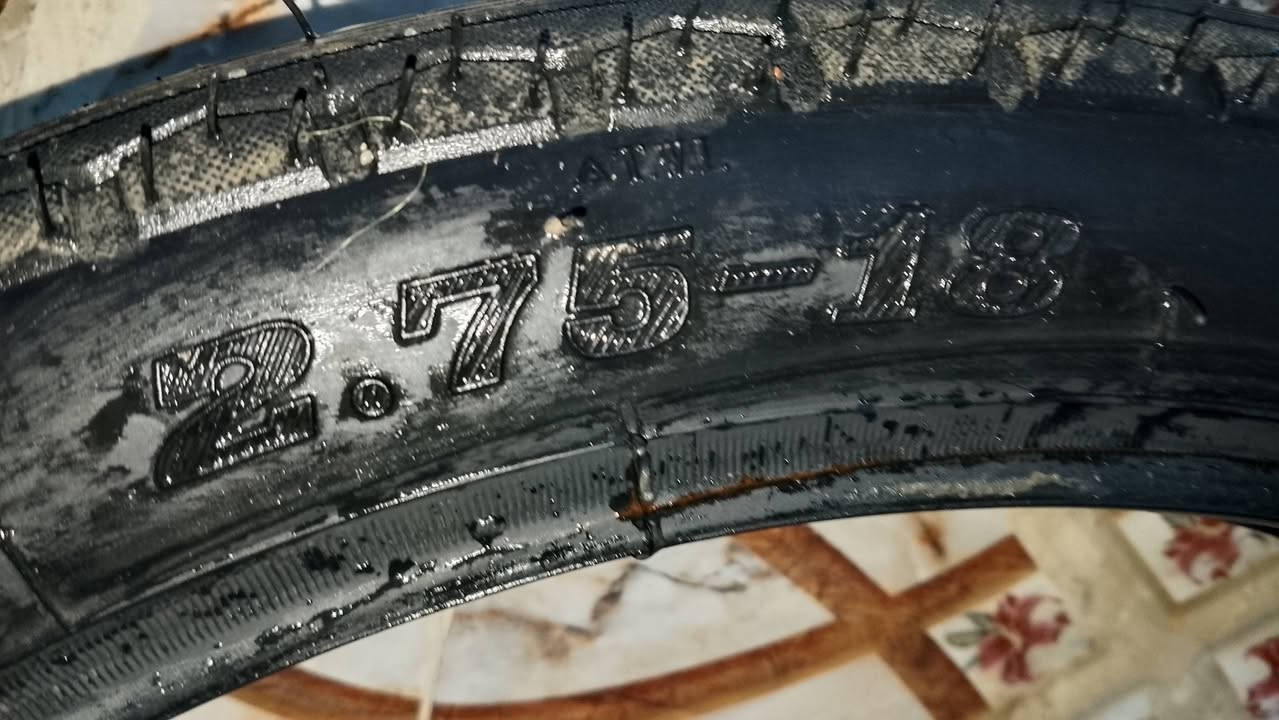 سلام عليكم متاح تايرات دراجه ايراني صارلهن 4 ايام نازلت من الرمبه  (جوب) سعر 40 مكاني بغداد مدينه الصدر متواحد واتساب ***********
