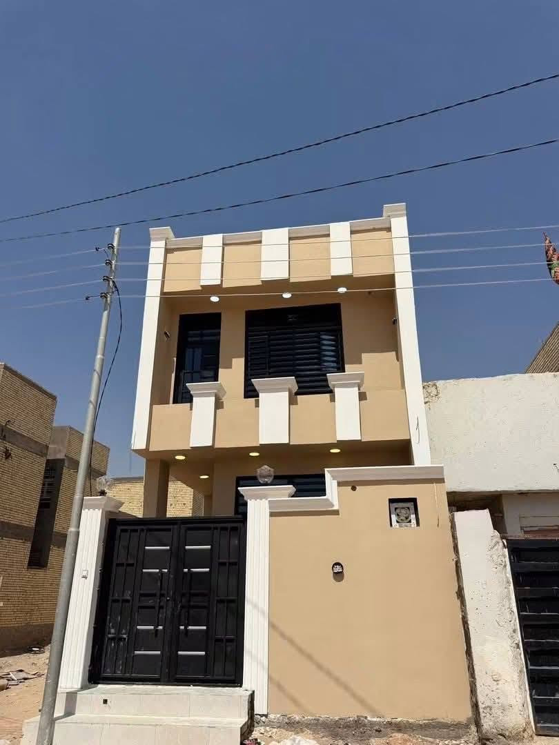 يالله بيت البيع المساحه 100متر طابق ونص حي النداء قريب على شارع قنبر شغل جناي مقابيل مول حكايه السعر خاص ***********
