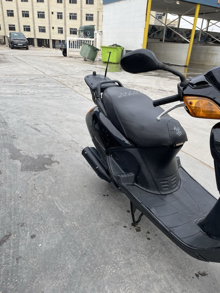 سلام عليكم ! سبيسي  ياباني للبيع كهربائيات شغالة هندر شغال ! شرط جديد تاخذ مني سعر 730 وبيها مجال ( رقم الهاتف: ***********)
