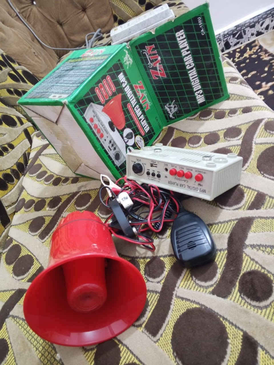 سماعه مال مخضر جديده حت  م مشغله قيم بليرضي الله وخذها وهذ رقمي ***********
