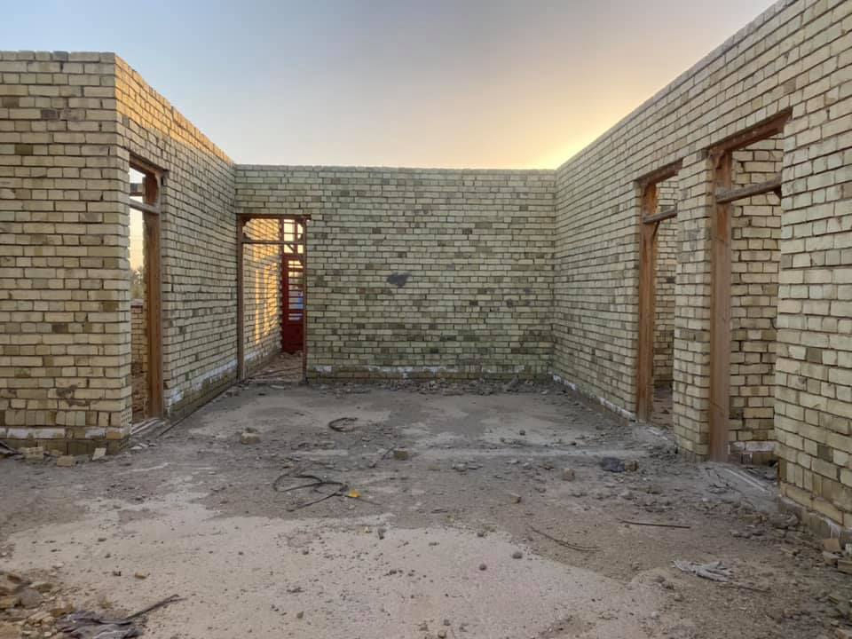 بيت طابو زراعي سند ٢٥ وبيه إقرار محكمة ، للبيع بـ ٦٥ مليون دينار عراقي.
مساحة الأرض ٤٥٠ متر مربع.

مساحة البناء ٢٠٠ متر مربع ، بناء درجة أولى رفت وطابوق ، هيكل بدون سقف ، يحتوي على براني كبير وصالة كبيرة ومطبخ وغرفتين ...

#الموقع :- النجف الأشرف / ناحية العباسية / مركز الشرطة - منطقة الشوافع - قرب البرج العالي للإتصالات على الشط …

للإستفسار الإتصال على الرقم *********** أو الدخول على الخاص …

• موقع البيت على خريطة الگوكل ..

‏https://maps.app.goo.gl/smmjmDQFgZcwqbR29?g_st=ic
