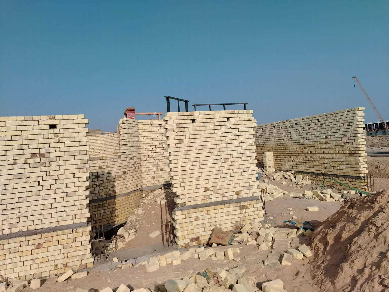 خلفه بناء متغرغ حالياً نشتغل على دبل اؤ قطعي هاذا رقمي يتؤاصل وياي ***********

