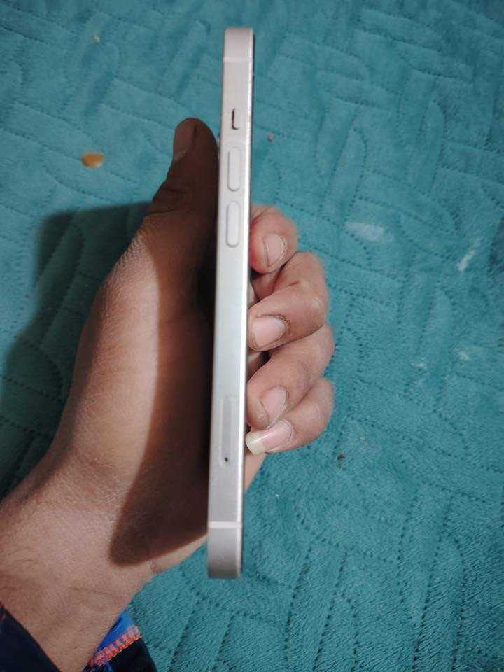 السلام عليكم 
ايفون 14 عادي مكفول من كلشي نضيف حيل 
ذاكره128
بطاريه 81 
وتر بروڤ
كلشي بلادي السعر550
بابل_الحمزة الغربي 
***********
