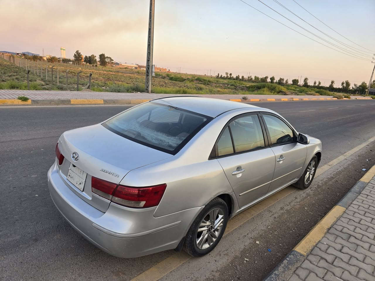 سوناتا موديل 2009 خليجي
مكينه 2400 
صبغ حزام للجماليه 
السياره جاهزه من جميع النواحي
السعر 88  
اتصال ***********
