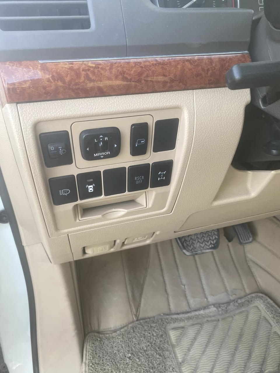 لاندكروزر ابيض صدفي موديل 2012 بريم بغداد جديد باسمي شخصيا ماشية السيارة جوه الميه حقيقي مال جناي استخدام قليل 6 سلند فول مواصفات كشن جلد كهربائي ثلاث مرات للاستفسار الاتصال على الرقم *********** مكاني رمادي
